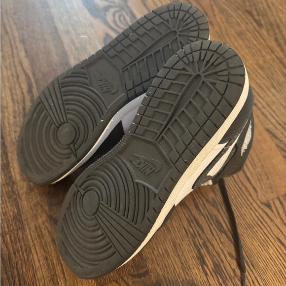 Nike - Jordan 1 Mid SE - Big Kids - Panda Elephant - Picture 8 of 9